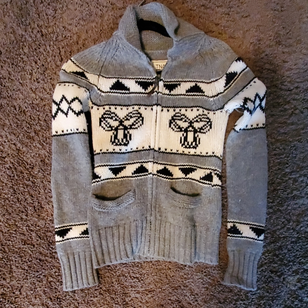 Aritizia sweater